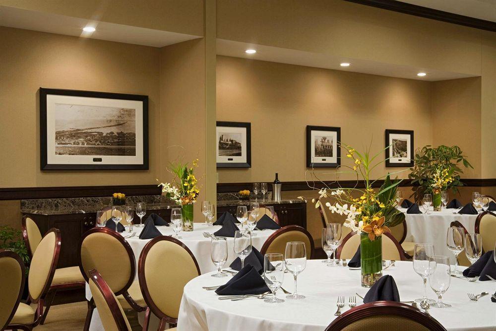Sheraton Duluth Hotel Restaurant foto